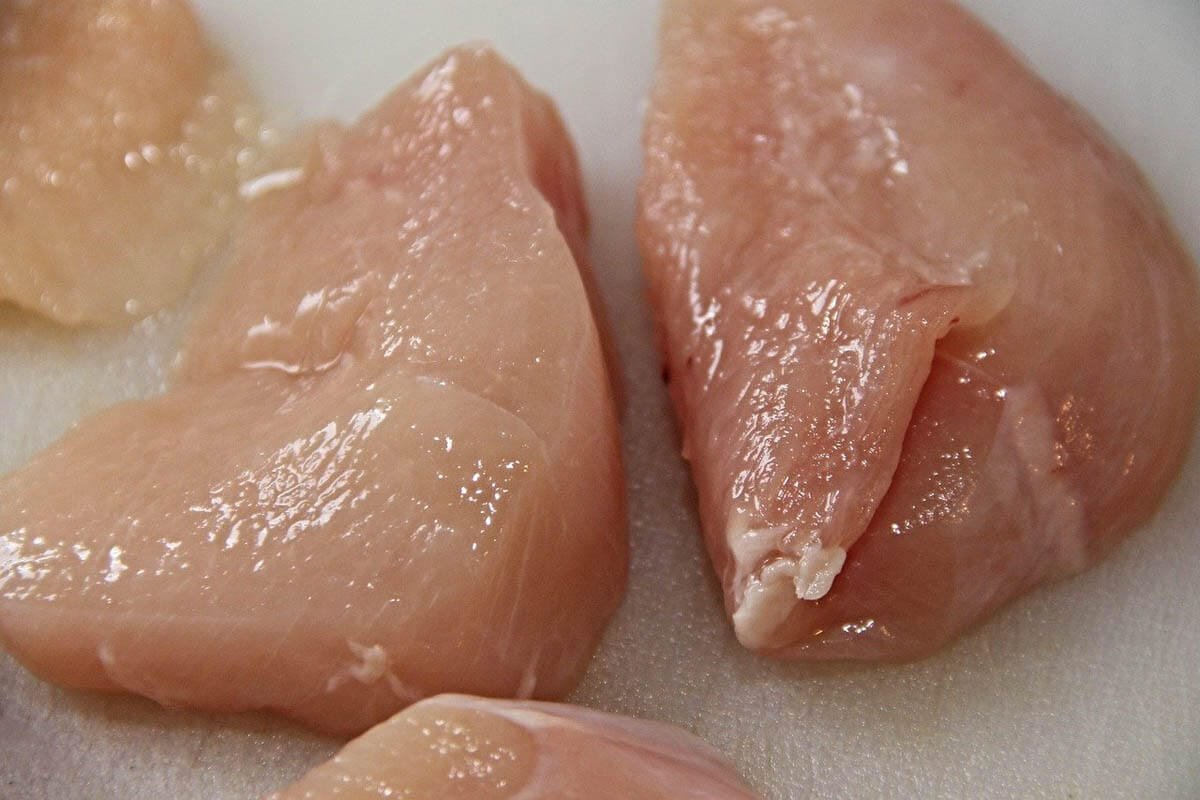 gà cùng 1 mẹ chớ hoài đá nhau gà cùng 1 mẹ chớ hoài đá nhau